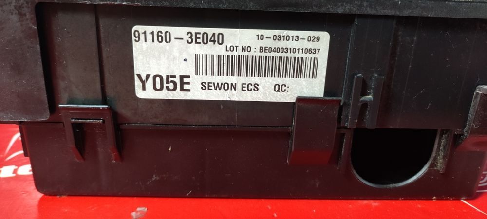 Skrzynka Bezpieczników Kia Sorento 2.5 16V CRDI 2003r