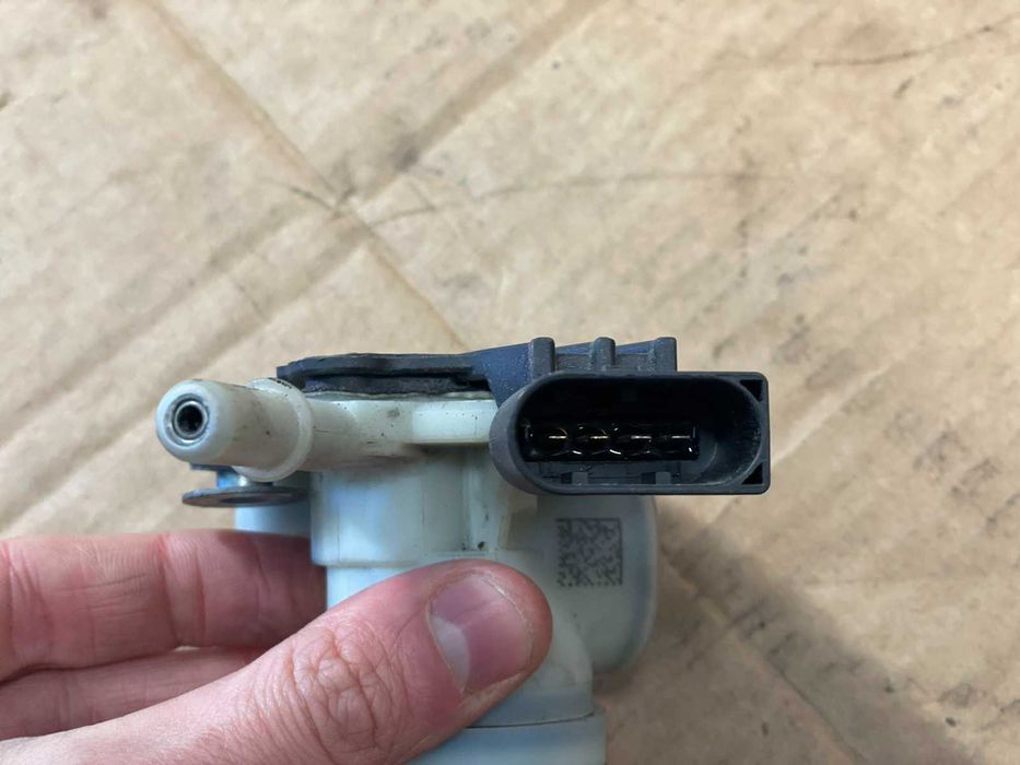 Насос в бак ADBLUE Mercedes Sprinter 906 907 AUDI BMW RENAULT Master