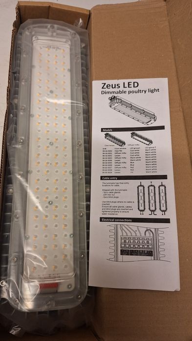 Lampa poultry ZEUS  warm witthe and red