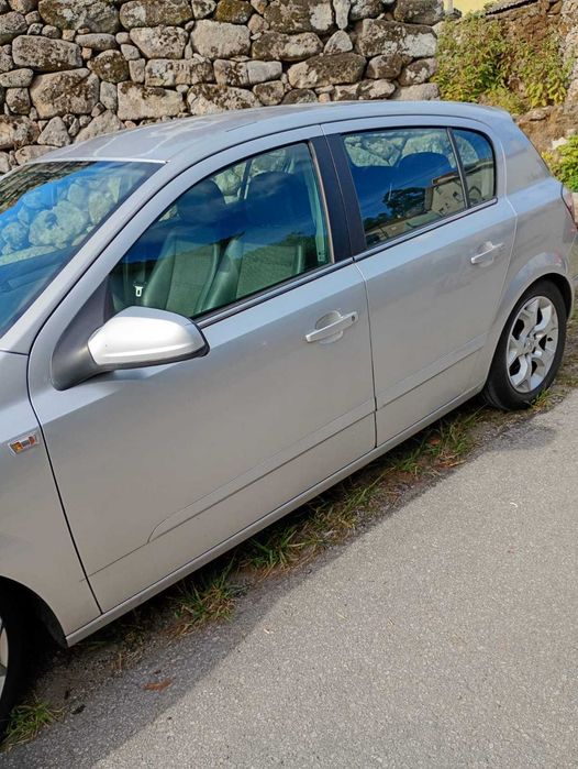 Carro Opel Astra