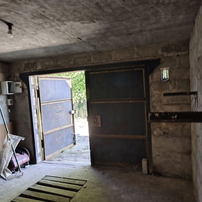 Гараж на масиві старого горгазу