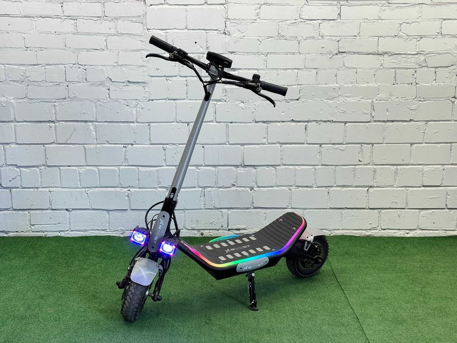 Електросамокат X-Boost Scooter 07 GRAY 1800W, Швидкість 80 км/год, Електросамокати, Ємність Батареї 27Ah