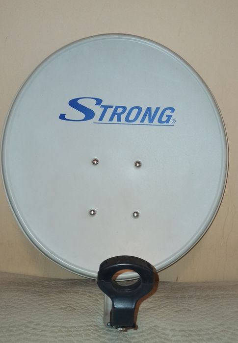 Супутникова тарілка STRONG