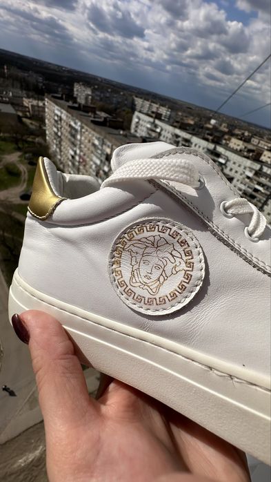 Versace оригінал Італія білі кеди шкіра р.37