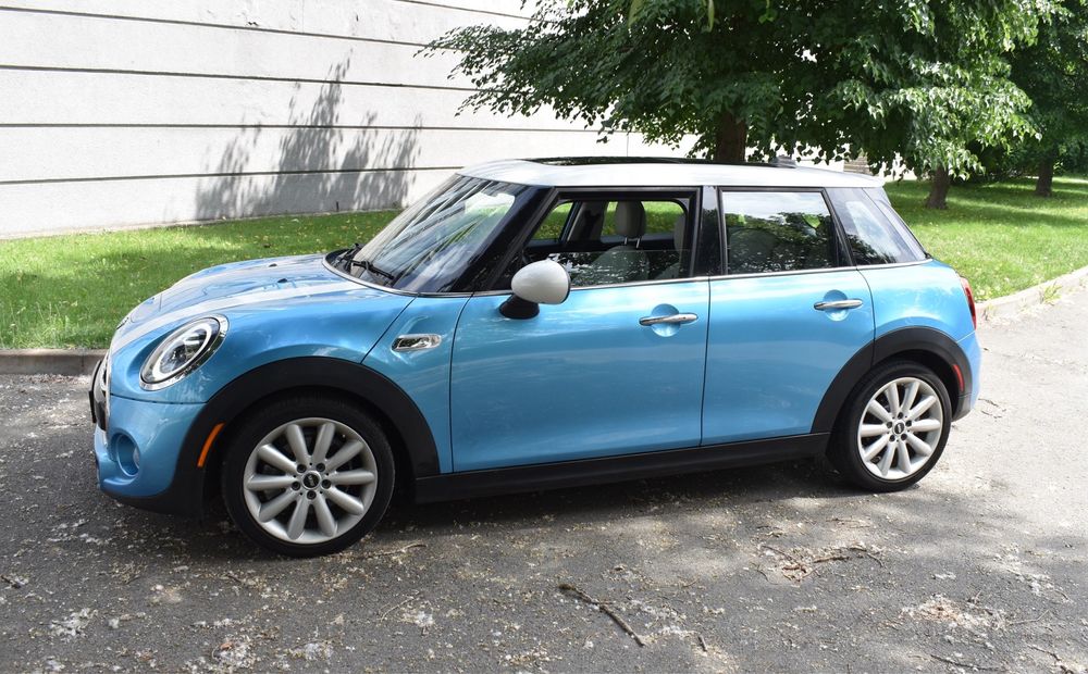 MINI Cooper S F55 2018