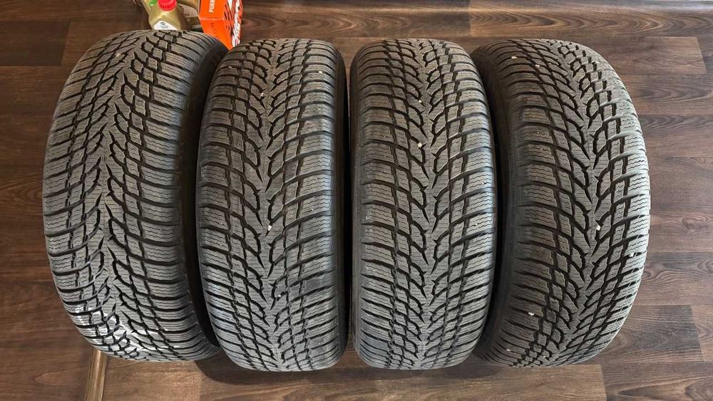 Opony zimowe 215/60R16 99H XL  Nokian WR Snowproof używane