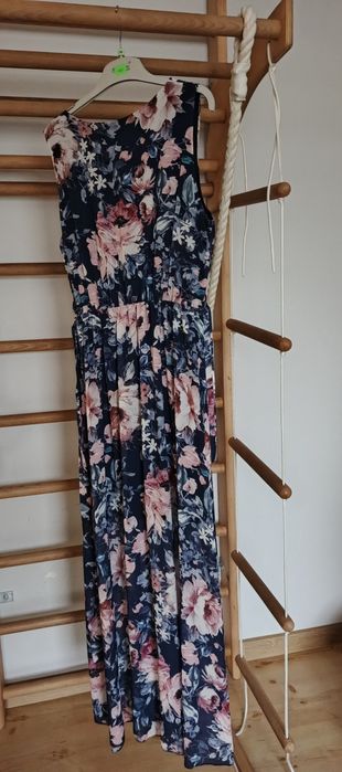 Długa sukienka w kwiaty