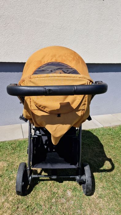 Lekki wózek spacerowy  CARRELLO BRAVO amortyzacja