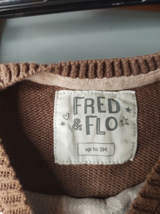 Sweterek niemowlęcy dla dziewczynki