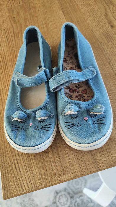 Buty dziecięce na rzepy