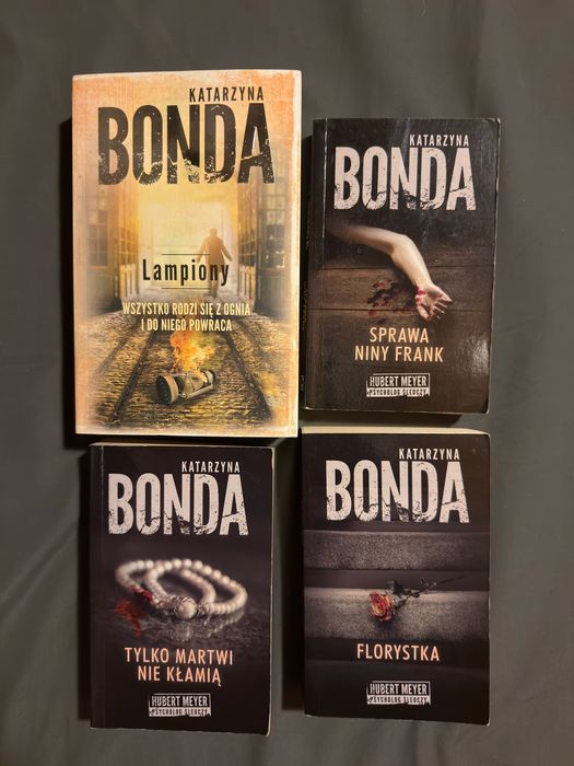 Katarzyna Bonda zestaw 4 książek.