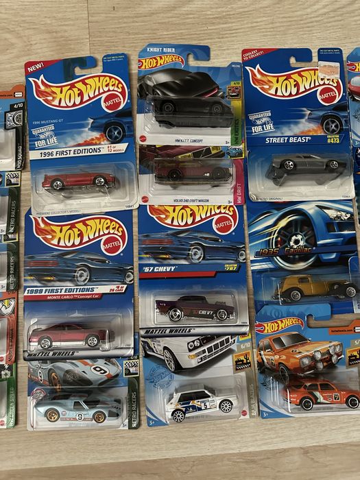 Hot Wheels моделі.