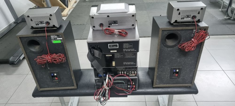 Aparelho de som com colunas