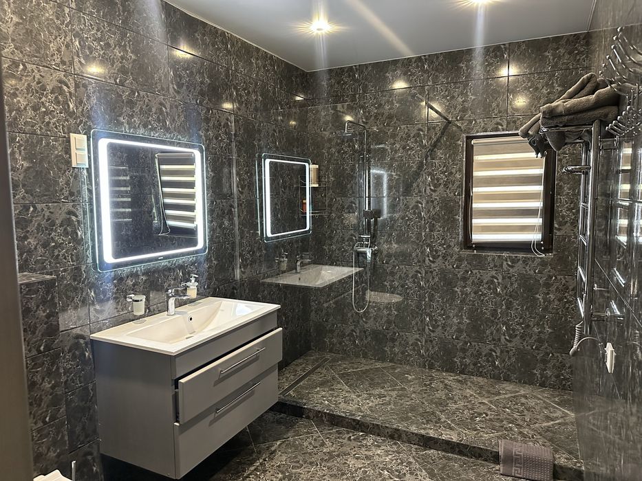 Здається сучасний будинок м.Сміла