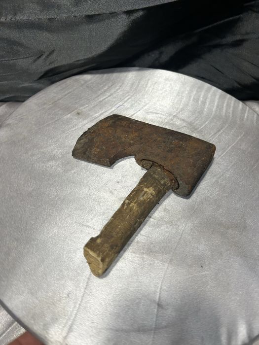 Stara siekiera ciesielska – antyk z Norwegii – unikat kolekcjonerski