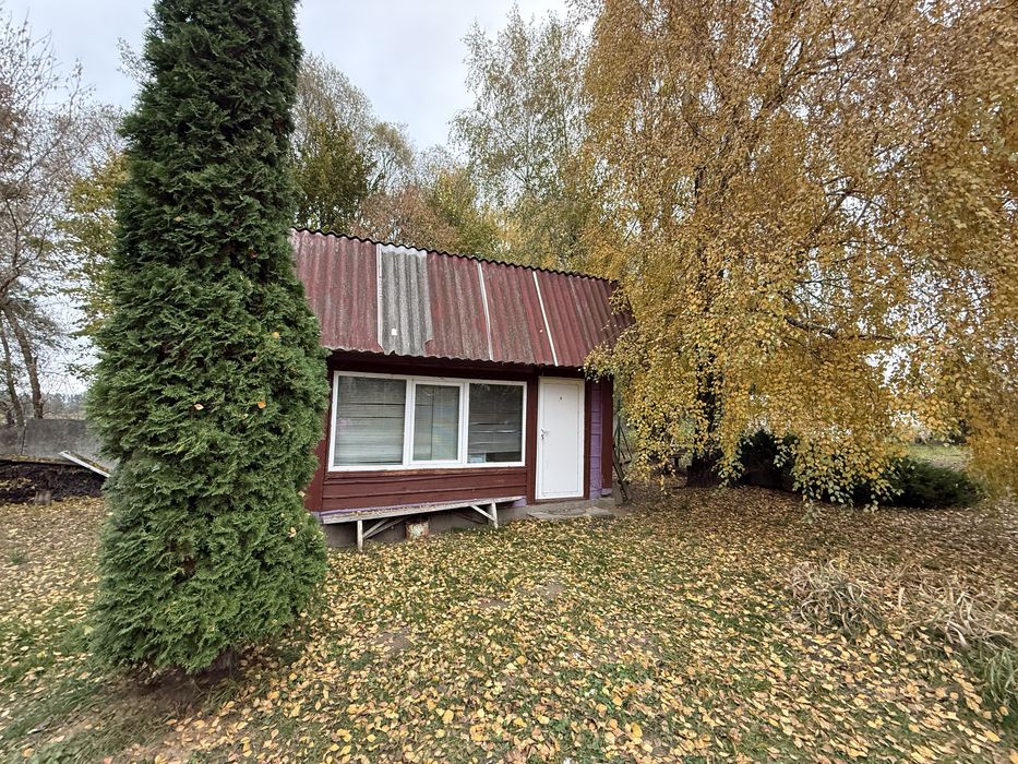 Будинок з ремонтом та виходом до водосховища . Велика ділянка, баня