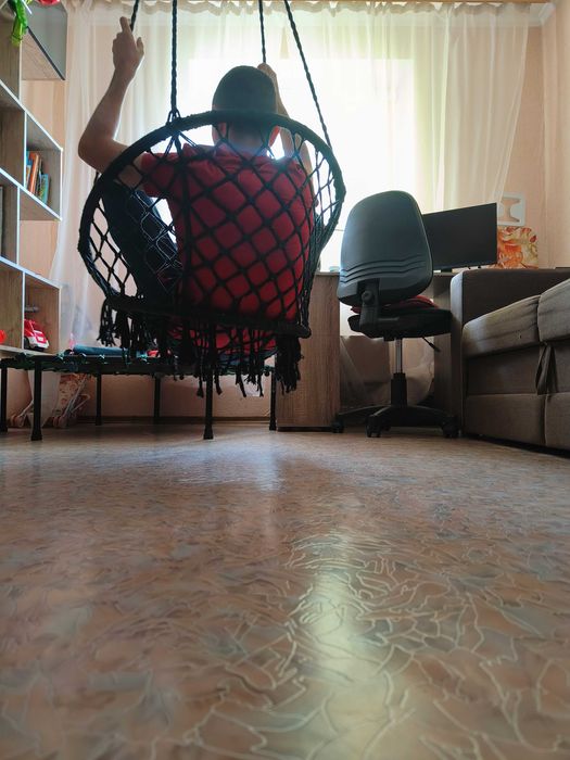 Підвісне крісло - гойдалка