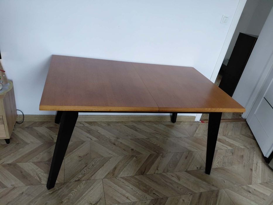 Sprzedam rozkładany stół 150x90