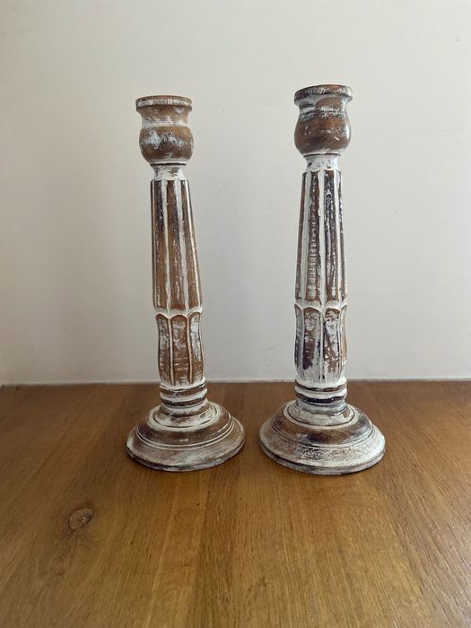 Par de tocheiros rústicos em madeira