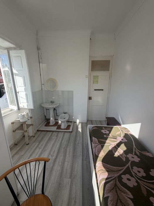Quarto de solteiro com despesas incluídas