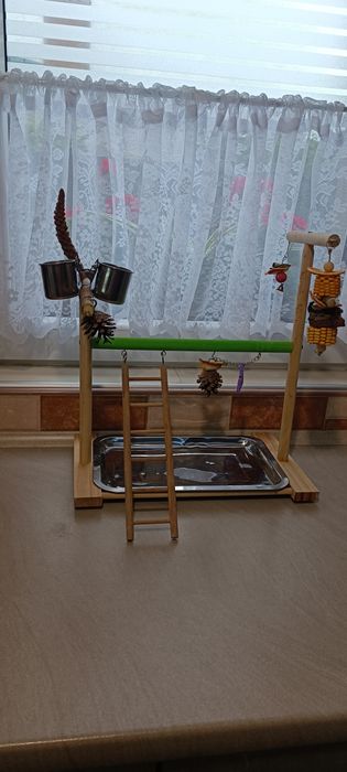 Стенд для птахів, присада для папуг.