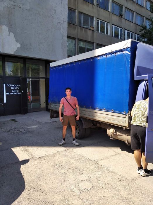 Вывоз старой мебели с хламом, большой объём.