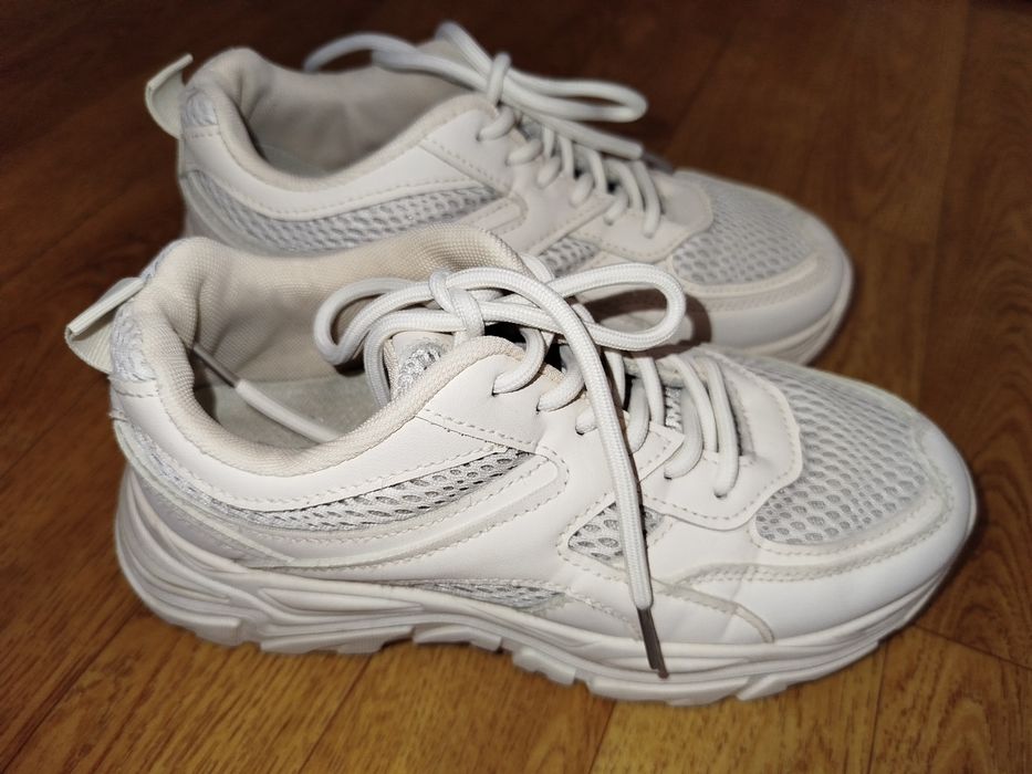 Кросівки бежеві  stilli