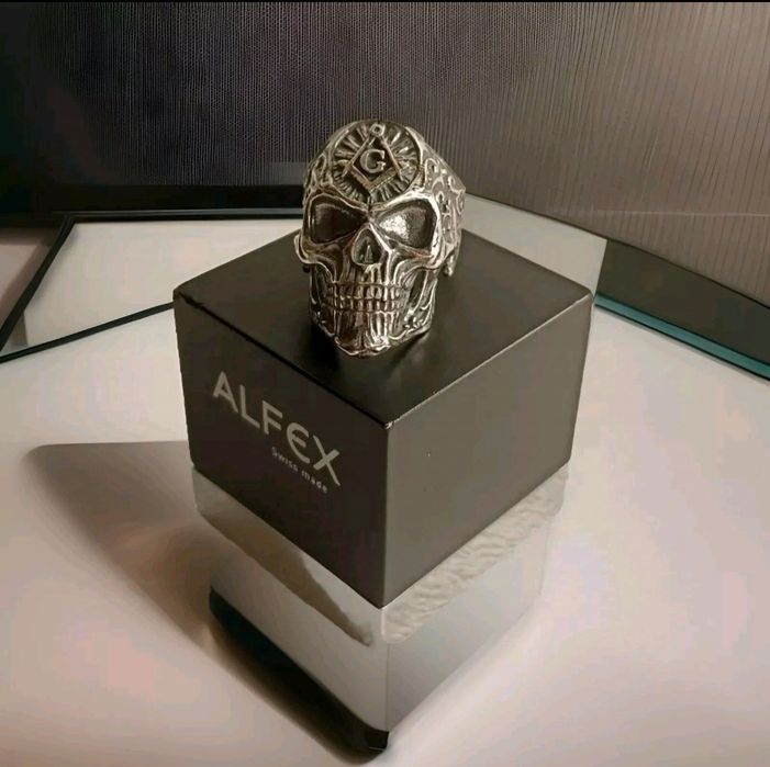 Печатка серебряная череп масона