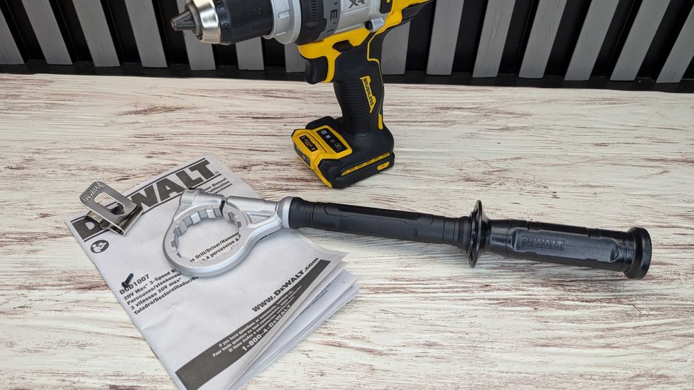 Ударний дриль-шуруповерт Dewalt 20v DCD1007
