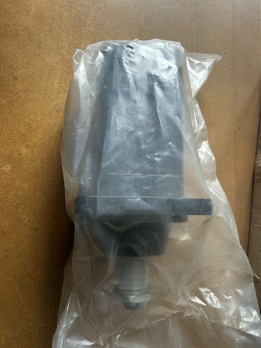 Nowy hydromotor rolek głowicy Nisula M400HD