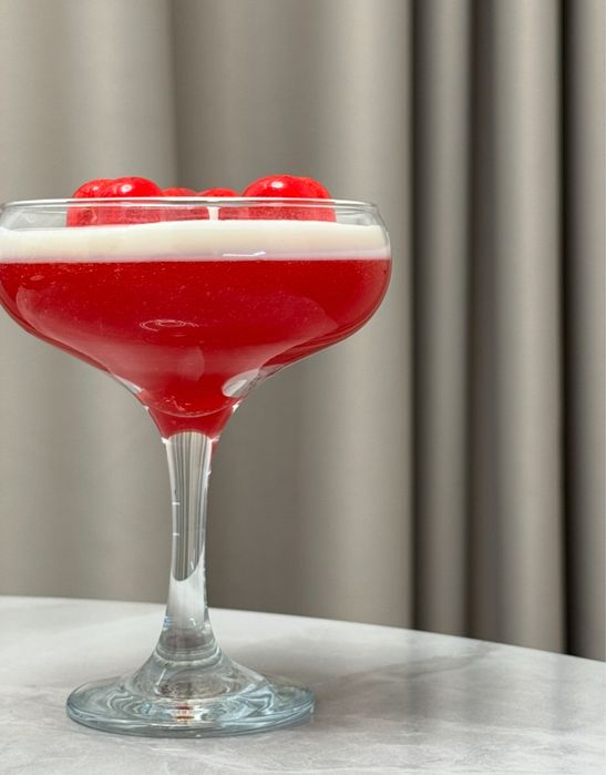 Свічка в бокалі