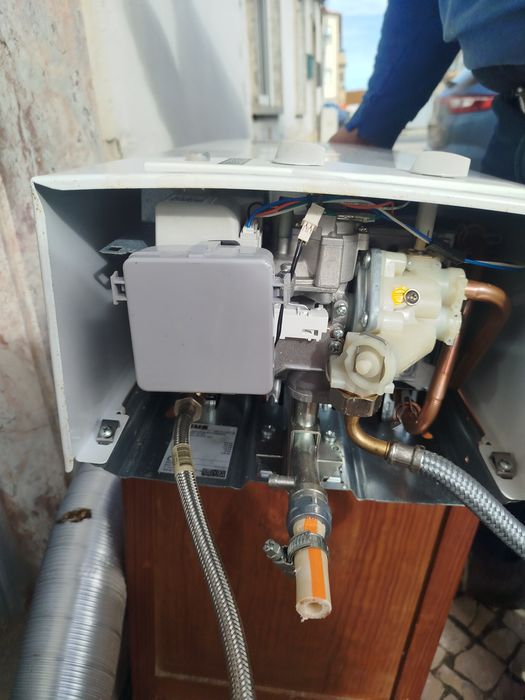 Esquentador Zeus semi-novo