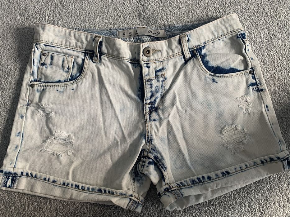 Damskie spodenki jeansowe 38