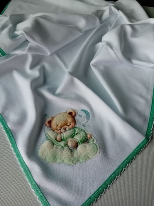 Fralda com o nome do bebé bordado