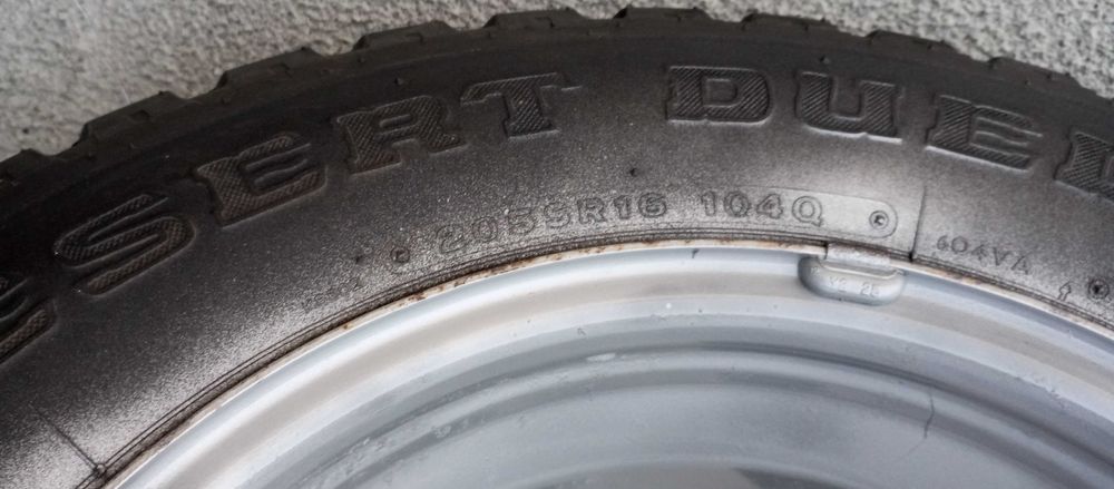 Pneu e capa Pneu 205SR16 para JIPE acho que TOYOTA LAND CRUISER