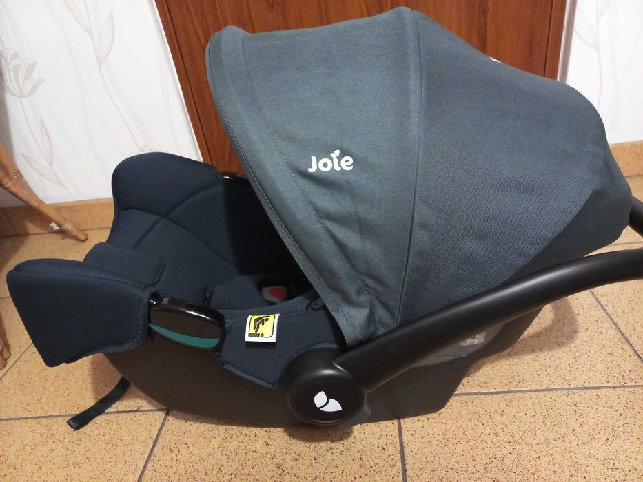 Fotelik nosidełko Joie