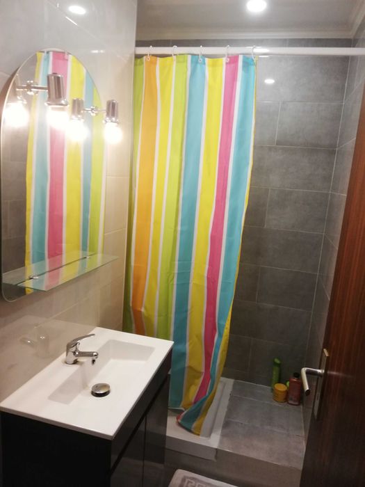 Quarto Estudante Universitária em FARO