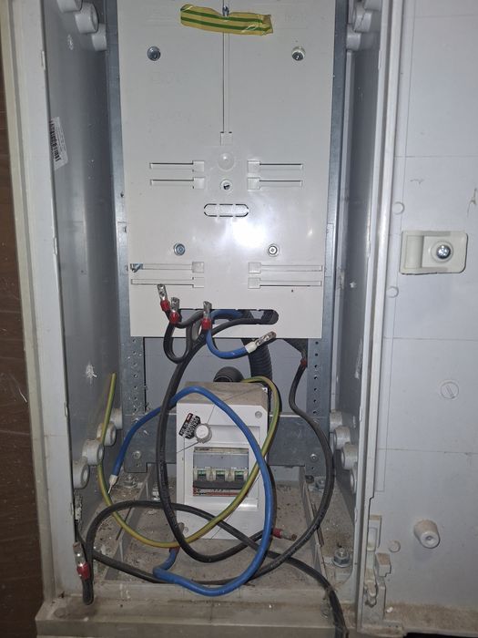 Erbetka skrzynka elektryczna prowizorka rbtka