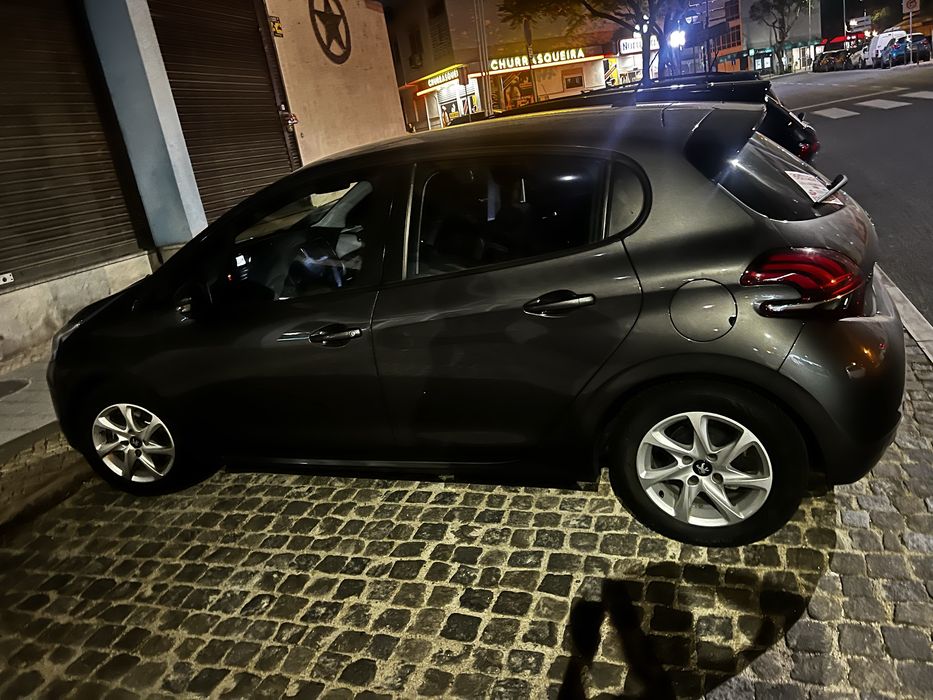 Peugeot 208 1.2