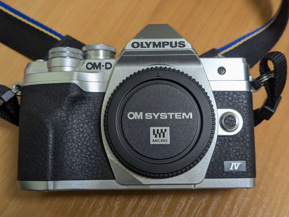 Olympus OM-D E-10 mk4 з набором оптики