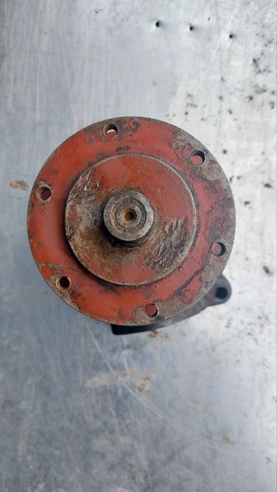 Водяна помпа на тр. МТЗ-80