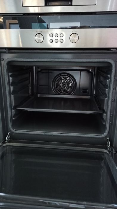 Духова шафа електрична SIEMENS HB 780570