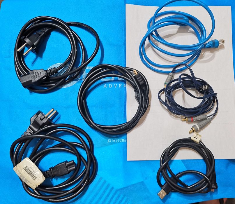 Cabos VÍDEO HDMI, Audio, Corrente e Internet