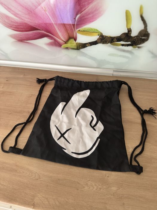 Plecak z ciekawym wzorem