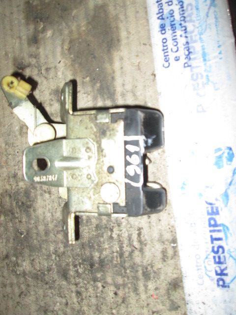 Fechadura / fecho da mala OPEL Corsa B