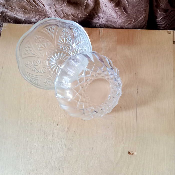 Посуд столовий склянi вази