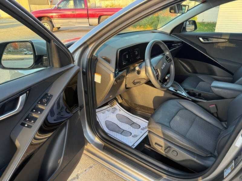 2023 Kia Niro EX Touring