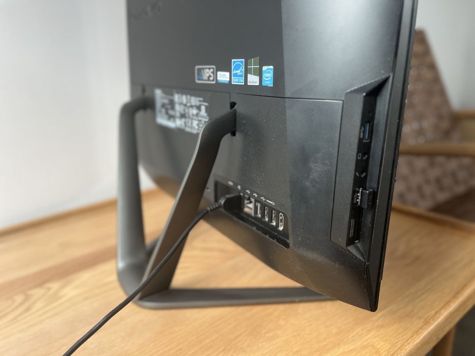 Komputer stacjonarny Lenovo All-in-One