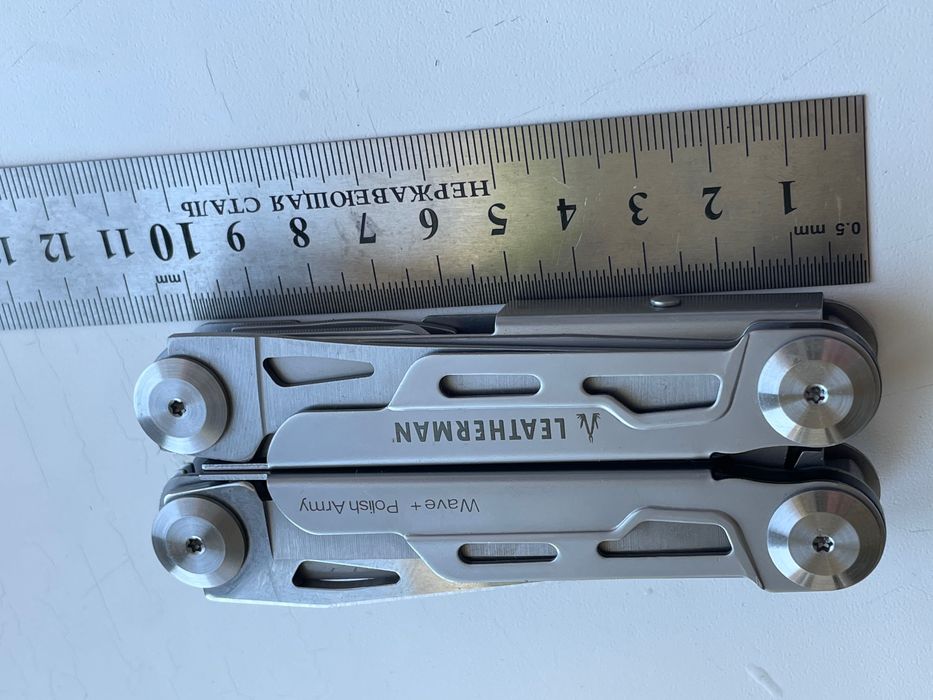 Мультитул с плоскогубцами для походов и кемпинга. Новый.