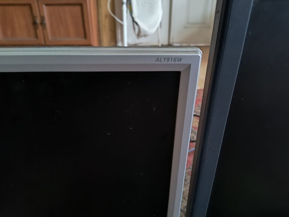 Monitory ACER AL1916W oraz IIYAMA Prolite E2200WS